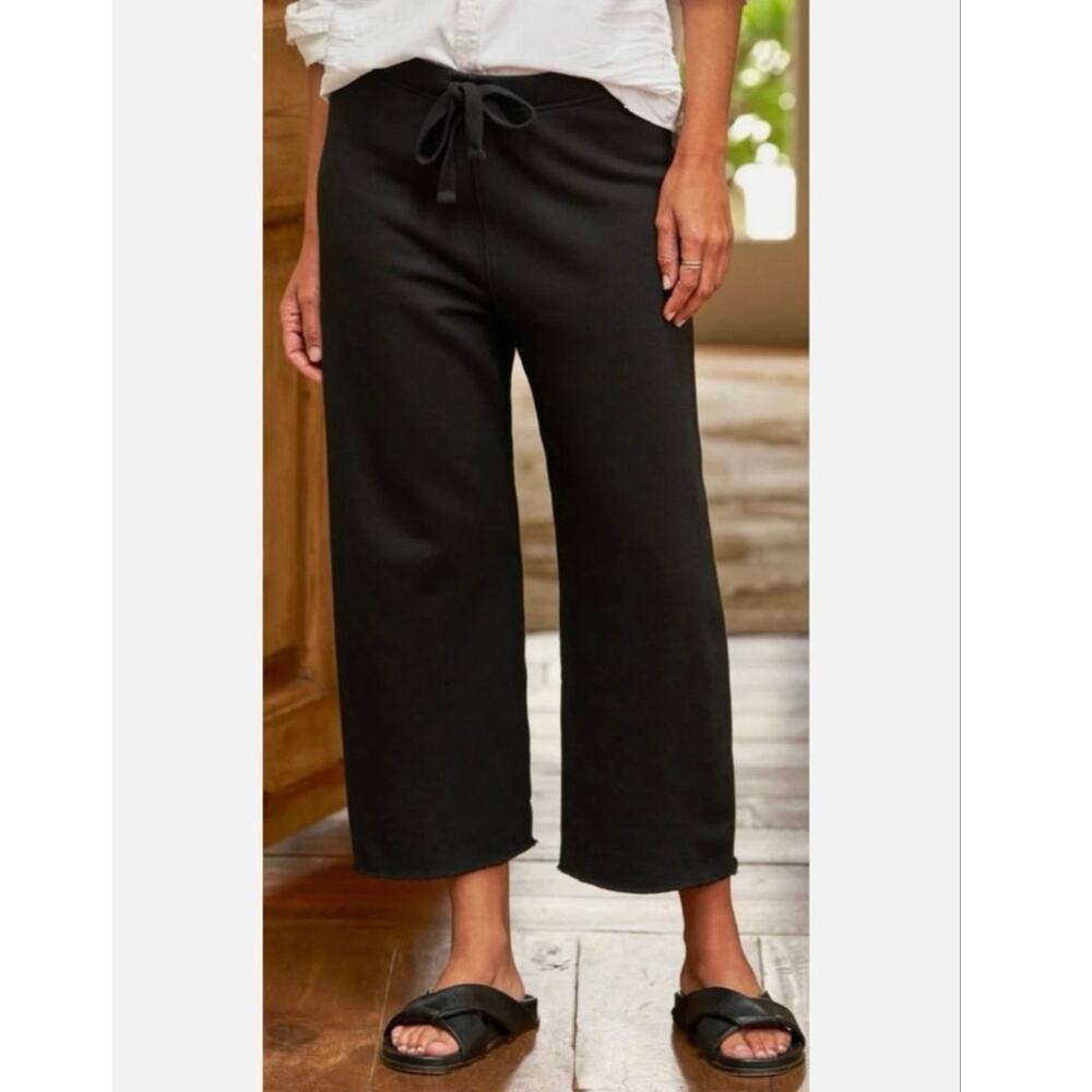 NWOT Frank & Eileen Catherine Triple Fleece Cropped Sweatpants in Black SZ M